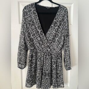 Express Monochrome Patterned Long Sleeve Romper